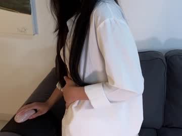 girl
        raychell_black cam image #2431112