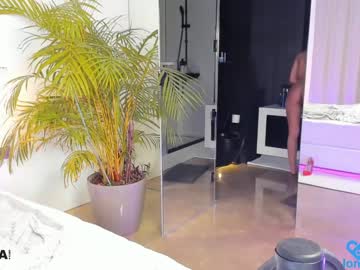 girl
        lonelyflowerr cam image #880795