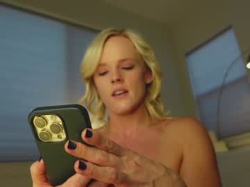 girl
        taylor_love_303 cam image #6014988