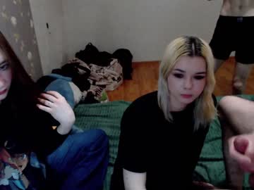 couple
        _pepe_the_frog_ cam image #993744