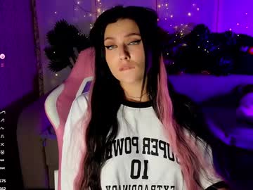 girl
        agara_romen cam image #5289476