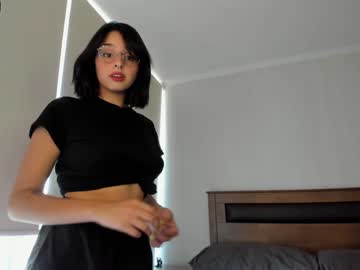 girl
        yourfreakygirl cam image #894726