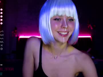 girl
        nika_lodge cam image #2760576