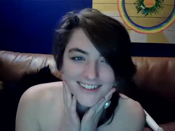 girl
        theravensnow cam image #618375