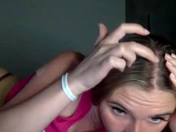 girl
        petiteblondie13 cam image #4365625