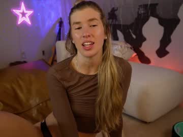 girl
        lucy_gooosey cam image #6313184
