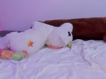 girl
        mynameisnikki cam image #1918707