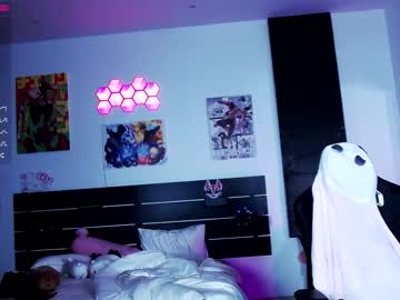 girl
        madnessalise cam image #1599422