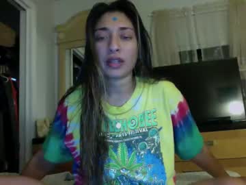 girl
        kristy_barrios cam image #1839669