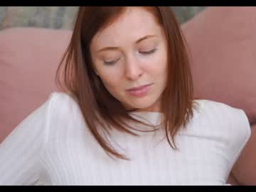 girl
        mona_elisa cam image #3002444