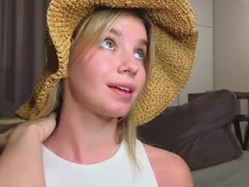 girl
        selfish_ashley cam image #4398301