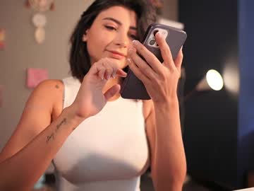 girl
        letiziafulkers1 cam image #1691624