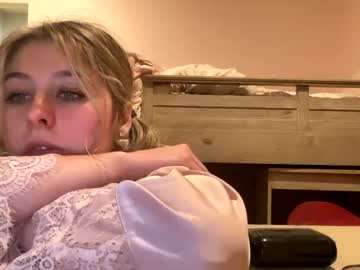 girl
        lovesyou444 cam image #6270126