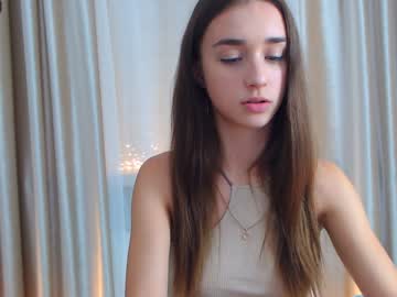 girl
        lana__j cam image #2450025