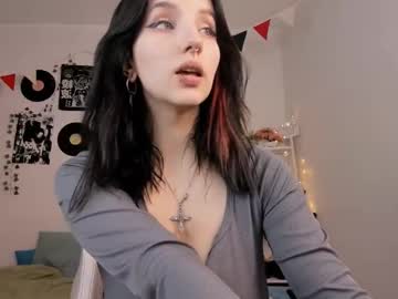 girl
        vivian_qwerty cam image #5768598