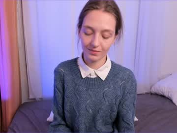girl
        maevesharpe cam image #2490952