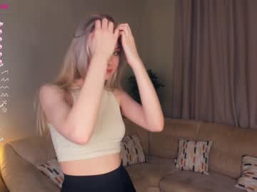 girl
        odeliadearborn cam image #3157747