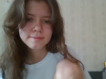 girl
        lilolum cam image #3800223