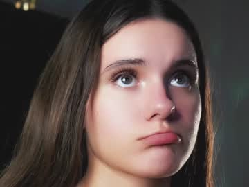girl
        lorettadunnell cam image #5629217