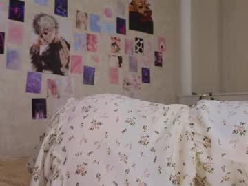 girl
        kitsune_dreams cam image #6386120