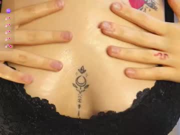 girl
        merciabawden cam image #6127934