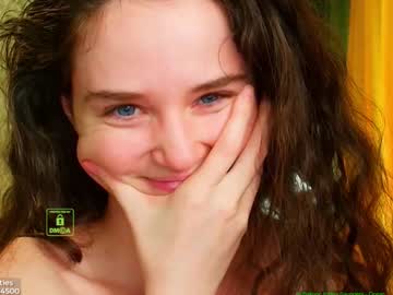 girl
        demurelixir cam image #5061114