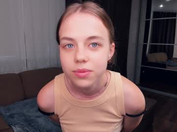 girl
        keeleycharlie cam image #4453833