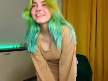 girl
        edinacowee cam image #3968793