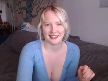 girl
        dominiquemystique cam image #6504616