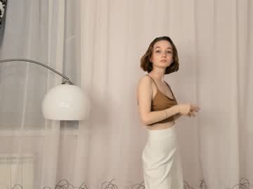 girl
        constancefyr cam image #1880769