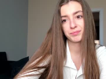 girl
        coy_amina_ cam image #754745