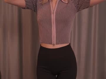 girl
        wanda_woman cam image #5202951
