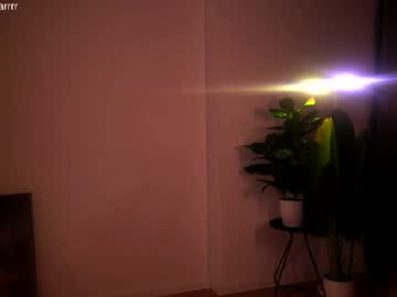 girl
        shiningstarrr cam image #6579570