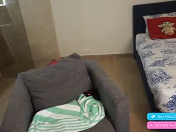 girl
        chloewildd cam image #636626