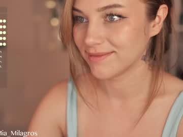 girl
        mia_milagros cam image #2354938