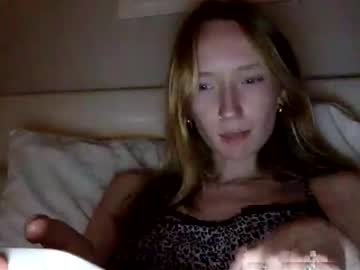 girl
        littlee_redd cam image #4517830