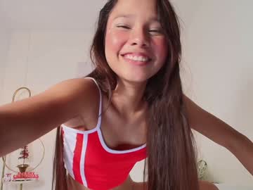 girl
        marce_algara cam image #5597285