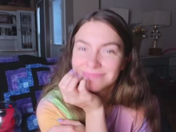 girl
        chroniclove cam image #4774303