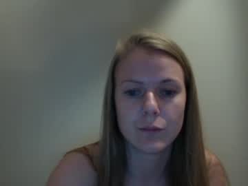 girl
        biigbb cam image #270959