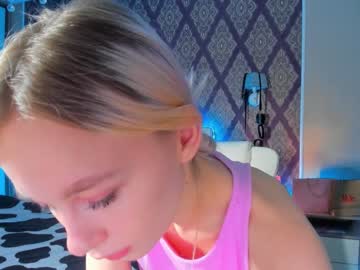 girl Nude Cam Girls Playing Games with vikkydif