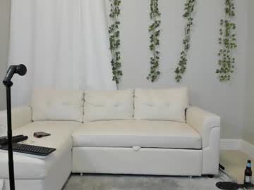 couple
        mrjacksonsplayroom cam image #2182617
