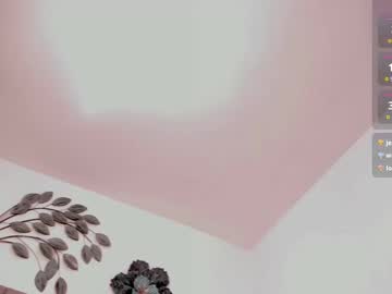girl
        saraymonroe cam image #6174120