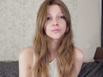 girl
        alainaestrada cam image #2700712