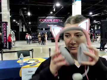 girl
        cidergal69 cam image #6550230