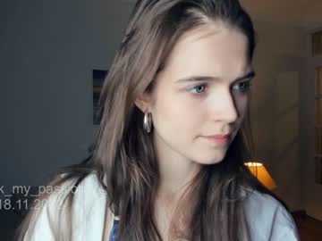 girl
        look_my_passion cam image #2879352