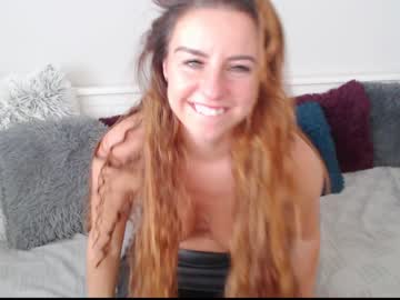 girl
        emerald_kittycat cam image #100541