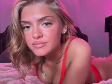 girl
        destinyloves18 cam image #6579688