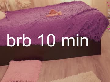 girl
        chery_lady22 cam image #1207627