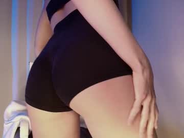 girl
        hollyextra cam image #6102443
