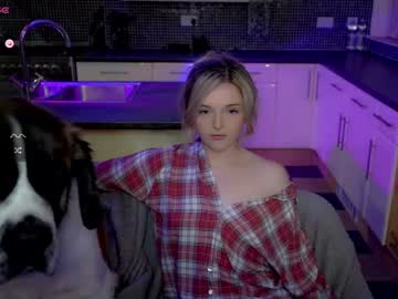 girl
        lucydelovely cam image #2311024